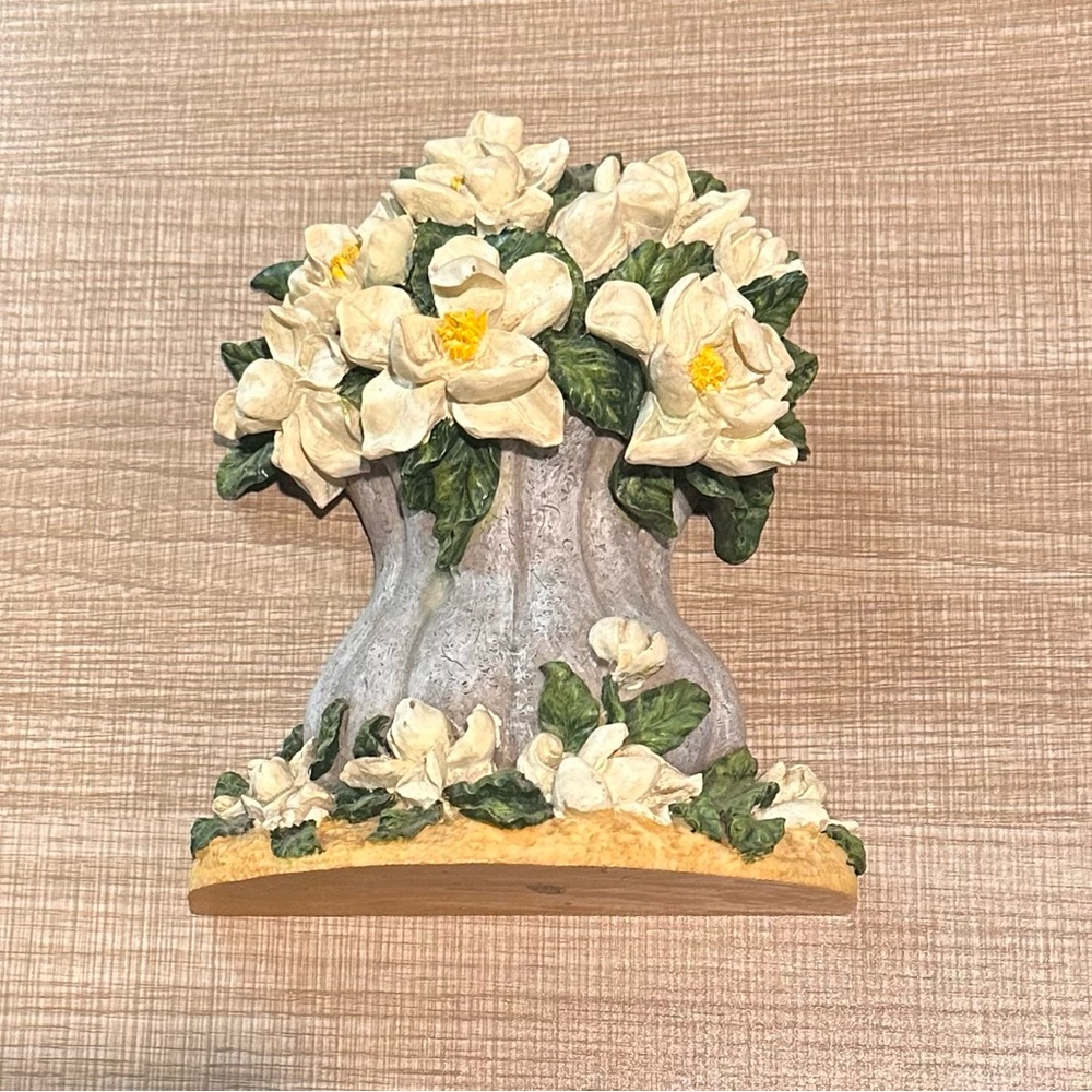 Magnolia Vintage Blossom Bookend/Decor